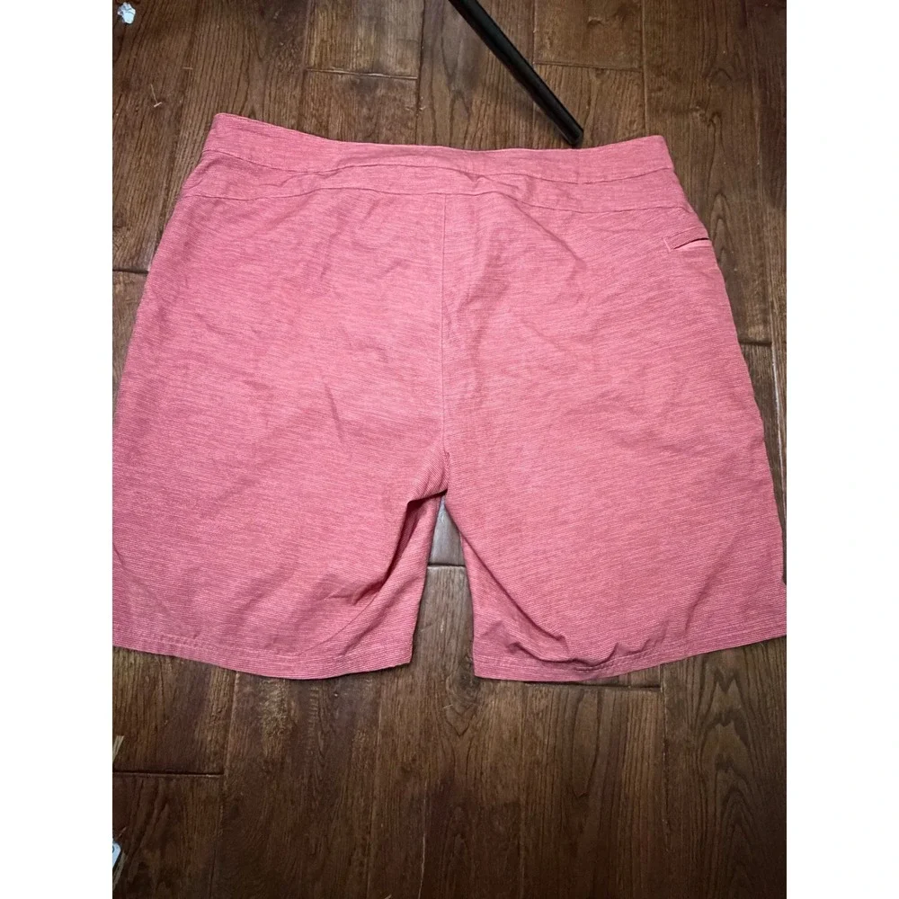 Vineyard Vines Mens Coral Pink Marlin Stripe Board Shorts Size 36 Swim Trunks